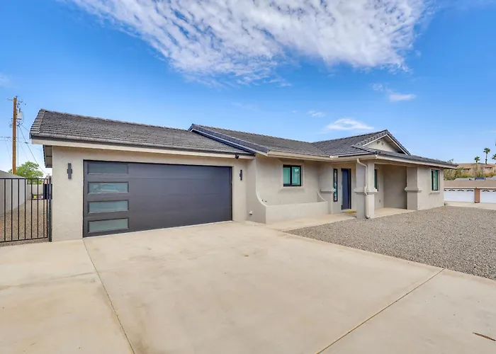 2 Mi To Windsor Beach! Updated, Sleek Family Holiday home Lake Havasu City