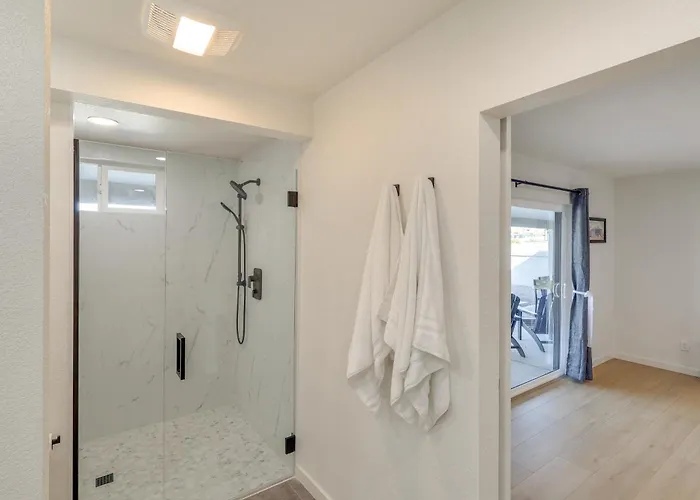 Holiday home 2 Mi To Windsor Beach! Updated, Sleek Family *