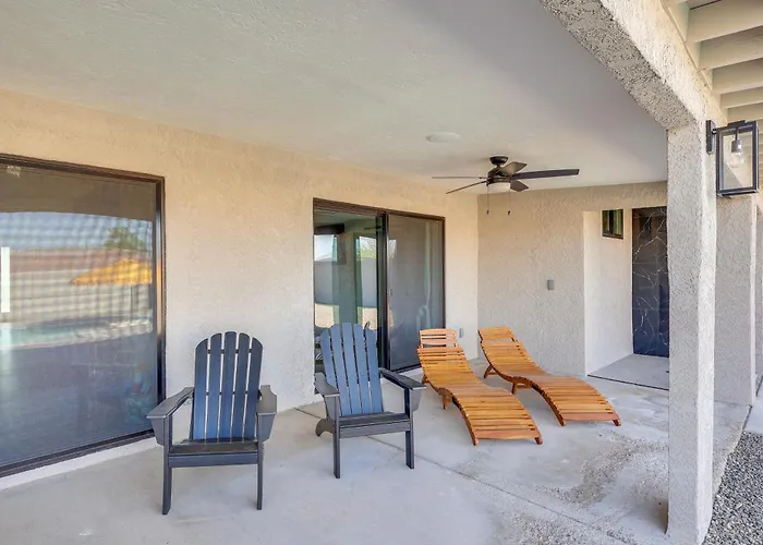 2 Mi To Windsor Beach! Updated, Sleek Family *