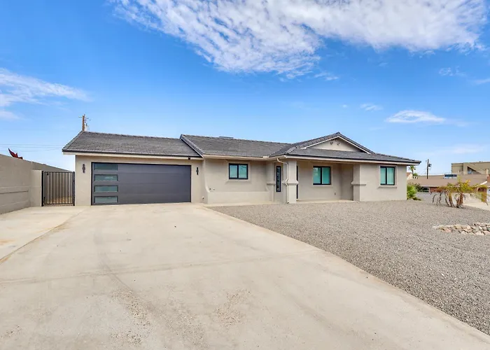 Holiday home 2 Mi To Windsor Beach! Updated, Sleek Family