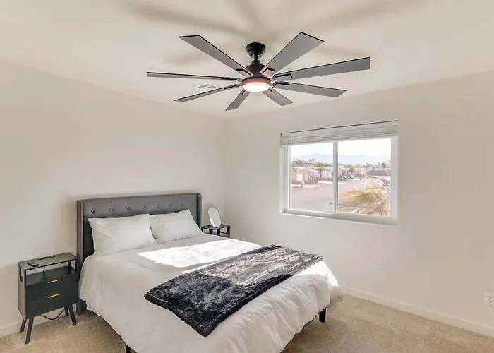 2 Mi To Windsor Beach! Updated, Sleek Family Lake Havasu City